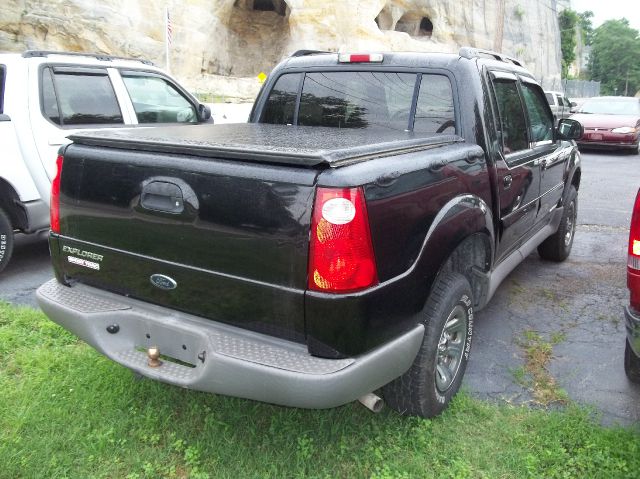 Ford Explorer Sport Trac 2001 photo 2