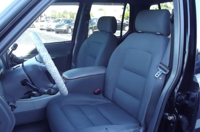 Ford Explorer Sport Trac 2001 photo 1