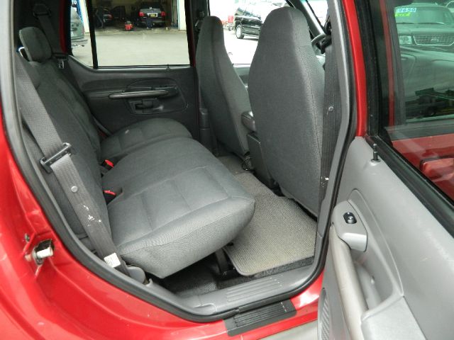Ford Explorer Sport Trac 2001 photo 2