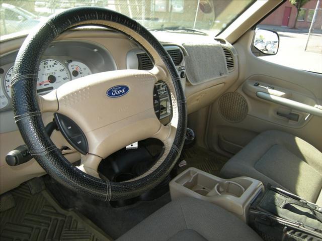 Ford Explorer Sport Trac 2002 photo 3