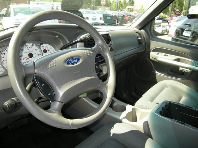 Ford Explorer Sport Trac 2002 photo 3