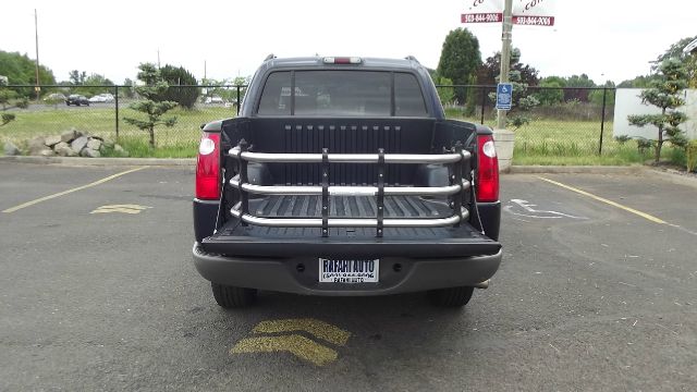 Ford Explorer Sport Trac 2002 photo 1