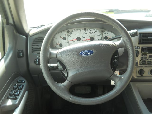 Ford Explorer Sport Trac 2002 photo 8