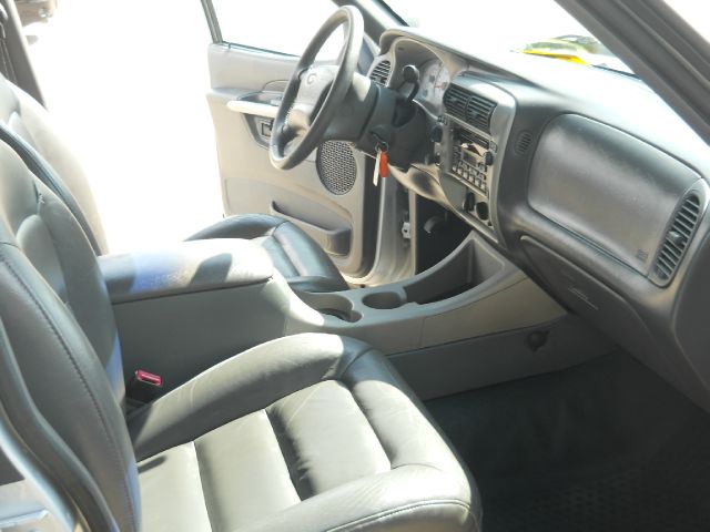 Ford Explorer Sport Trac 2002 photo 9
