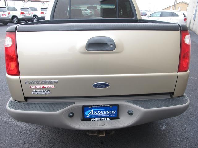 Ford Explorer Sport Trac 2002 photo 2