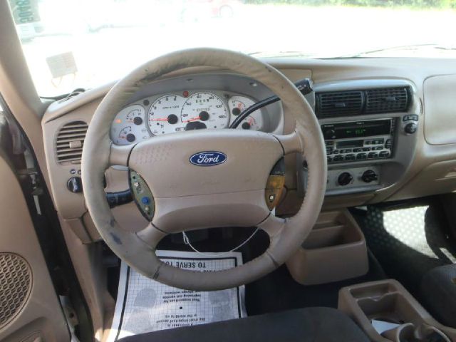 Ford Explorer Sport Trac 2002 photo 2