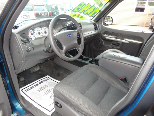 Ford Explorer Sport Trac 2002 photo 2