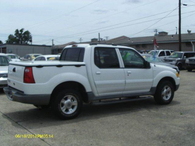 Ford Explorer Sport Trac 2003 photo 2