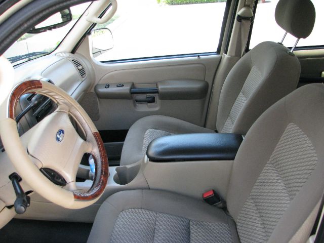 Ford Explorer Sport Trac 2003 photo 1
