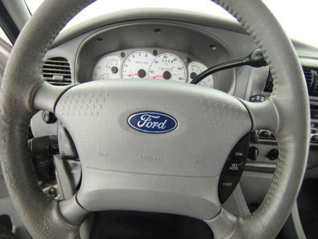 Ford Explorer Sport Trac 2003 photo 18