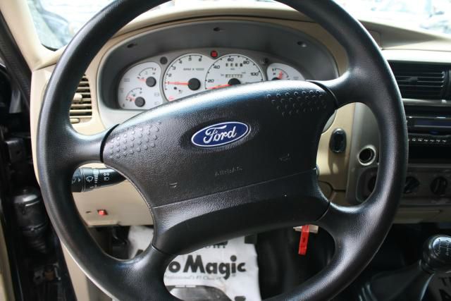Ford Explorer Sport Trac 2003 photo 3