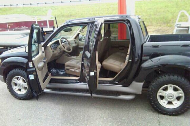 Ford Explorer Sport Trac 2003 photo 1