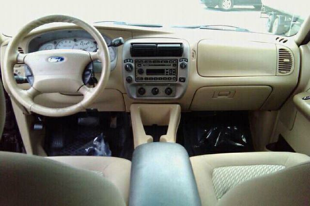 Ford Explorer Sport Trac 2003 photo 2