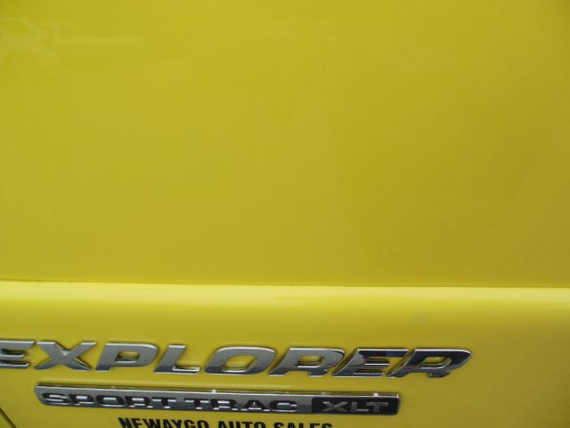 Ford Explorer Sport Trac 2003 photo 1