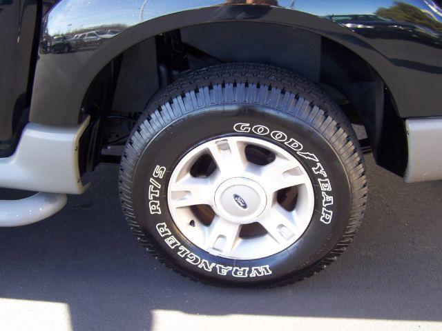 Ford Explorer Sport Trac 2003 photo 3
