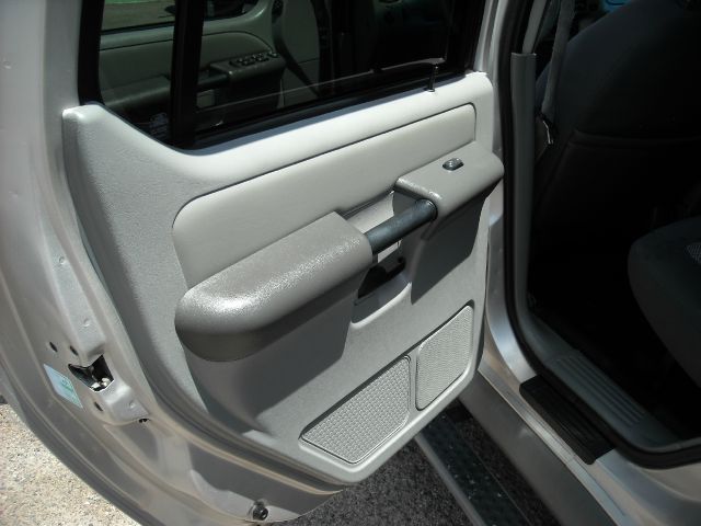Ford Explorer Sport Trac 2003 photo 11