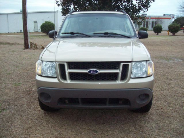 Ford Explorer Sport Trac 2003 photo 1
