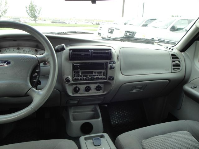 Ford Explorer Sport Trac 2003 photo 14