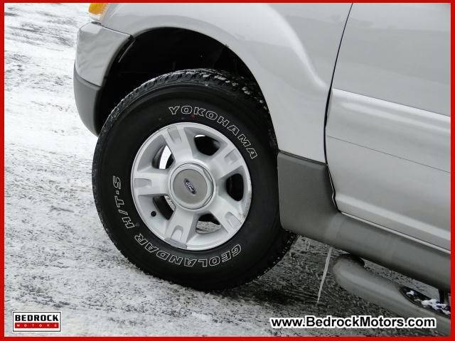 Ford Explorer Sport Trac 2003 photo 4