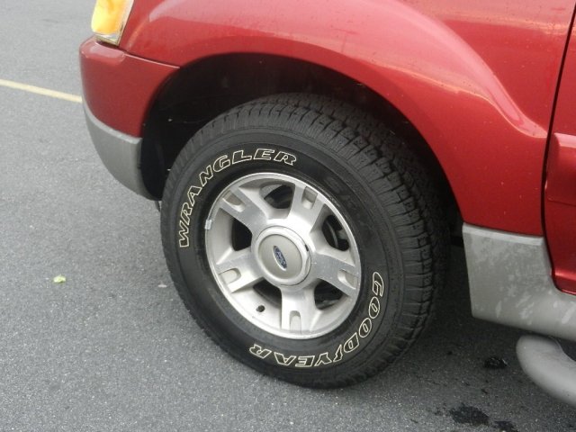 Ford Explorer Sport Trac 2003 photo 4
