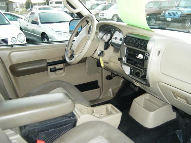 Ford Explorer Sport Trac 2003 photo 3