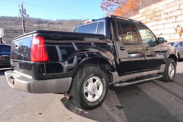 Ford Explorer Sport Trac 2003 photo 2