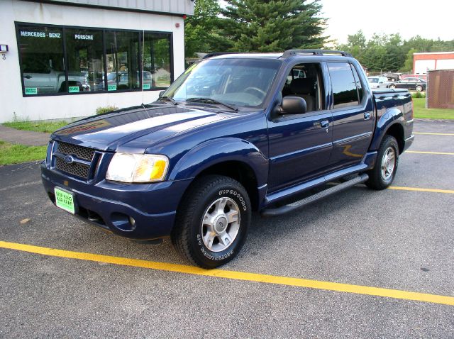 Ford Explorer Sport Trac 2004 photo 2