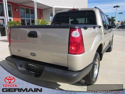 Ford Explorer Sport Trac 2004 photo 2