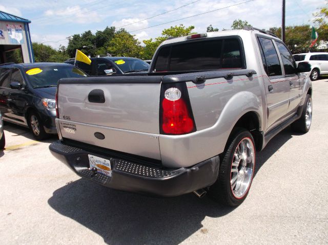 Ford Explorer Sport Trac 2004 photo 4
