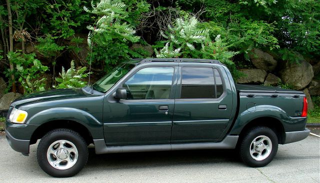 Ford Explorer Sport Trac 2004 photo 4