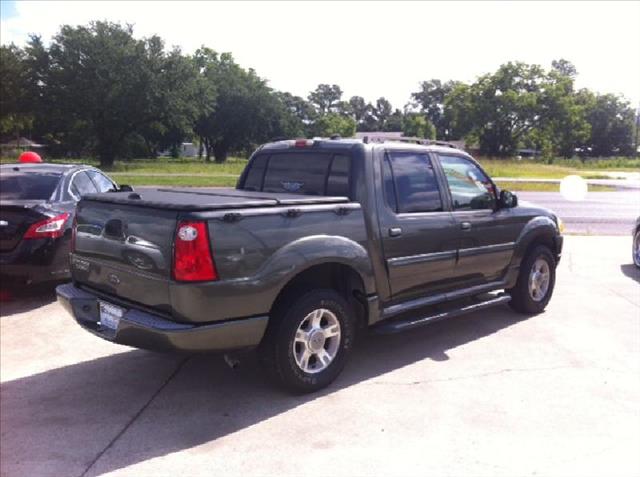 Ford Explorer Sport Trac 2004 photo 3