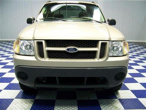 Ford Explorer Sport Trac 2004 photo 2