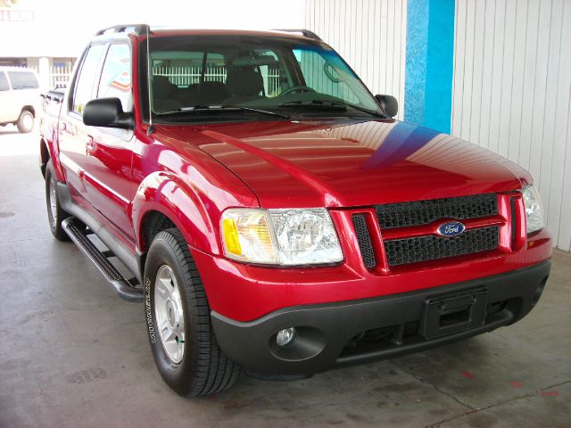 Ford Explorer Sport Trac 2004 photo 1