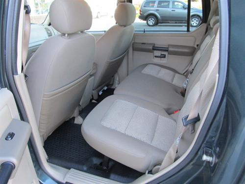 Ford Explorer Sport Trac 2004 photo 1