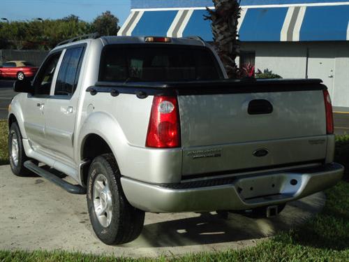 Ford Explorer Sport Trac 2004 photo 1