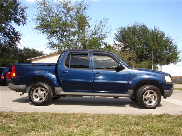 Ford Explorer Sport Trac 2004 photo 1