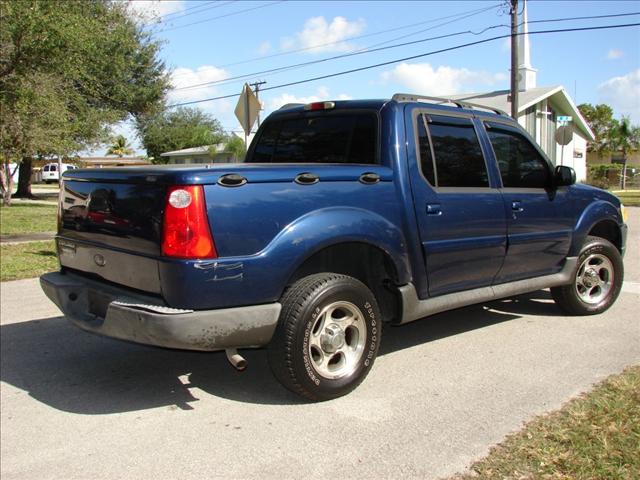 Ford Explorer Sport Trac 2004 photo 2
