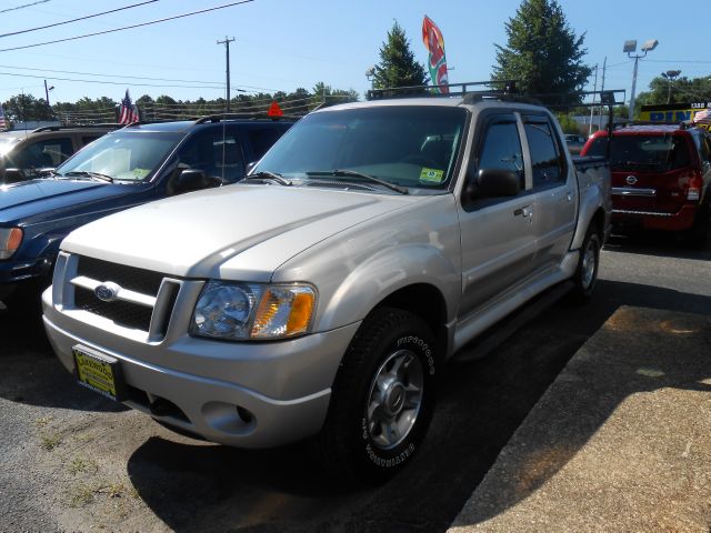 Ford Explorer Sport Trac 2004 photo 1