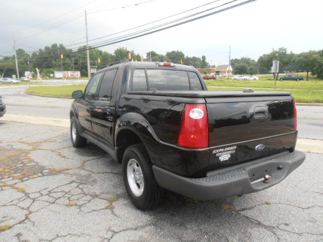 Ford Explorer Sport Trac 2004 photo 1