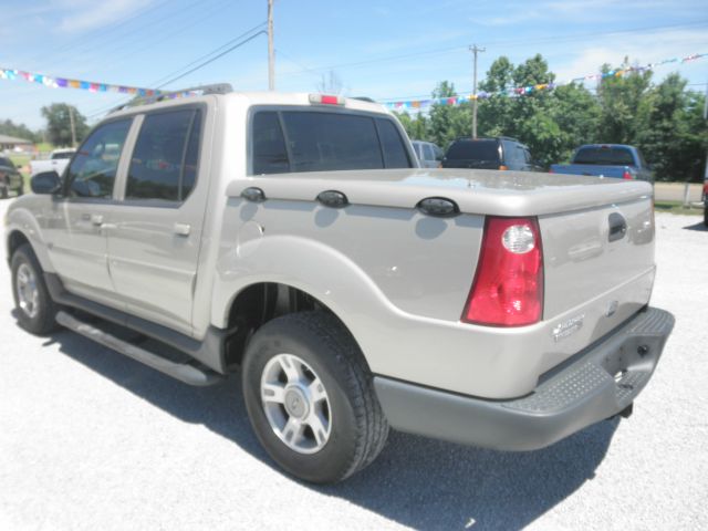 Ford Explorer Sport Trac 2004 photo 1