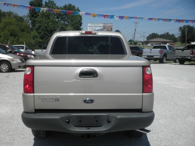 Ford Explorer Sport Trac 2004 photo 2