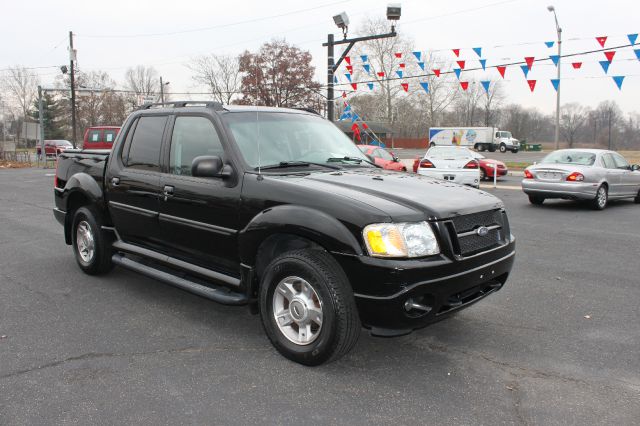 Ford Explorer Sport Trac 2004 photo 1