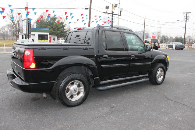 Ford Explorer Sport Trac 2004 photo 2