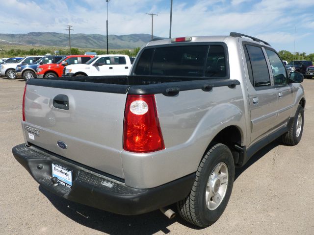 Ford Explorer Sport Trac 2004 photo 2