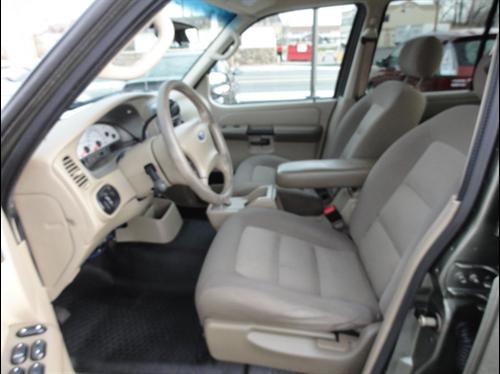 Ford Explorer Sport Trac 2004 photo 4