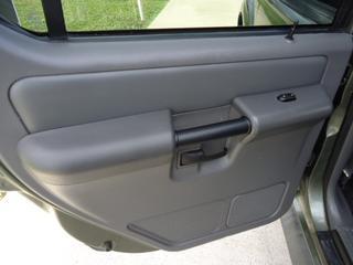 Ford Explorer Sport Trac 2004 photo 1