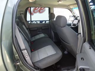 Ford Explorer Sport Trac 2004 photo 2