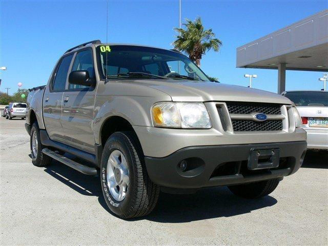 Ford Explorer Sport Trac 2004 photo 1