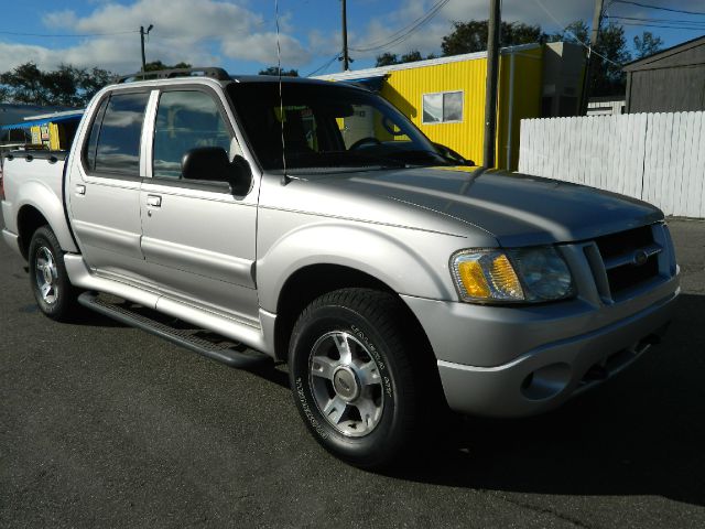 Ford Explorer Sport Trac 2004 photo 1