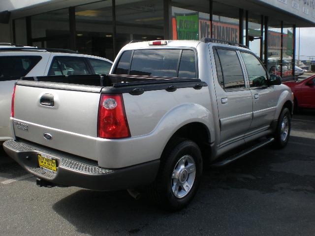 Ford Explorer Sport Trac 2004 photo 2